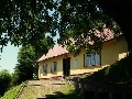 Yellow Cottage Zacler Reuzengebergte Czech Republic