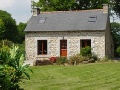 Vrijstaand vakantiehuis met mooie grote tuin en volledige privacy, kindvriendelijk Plounevez-Quintin Bretagne France